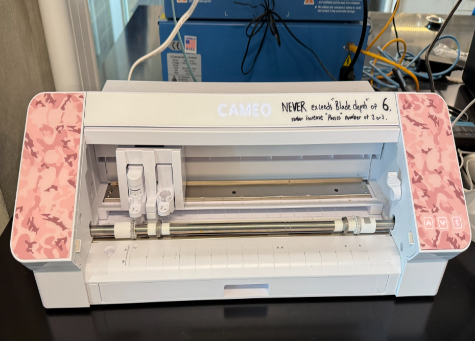 Automatic cutting machine